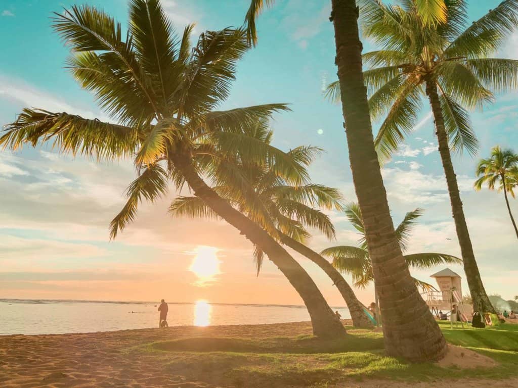 best sunset in Hawaii from ala moana beach park
