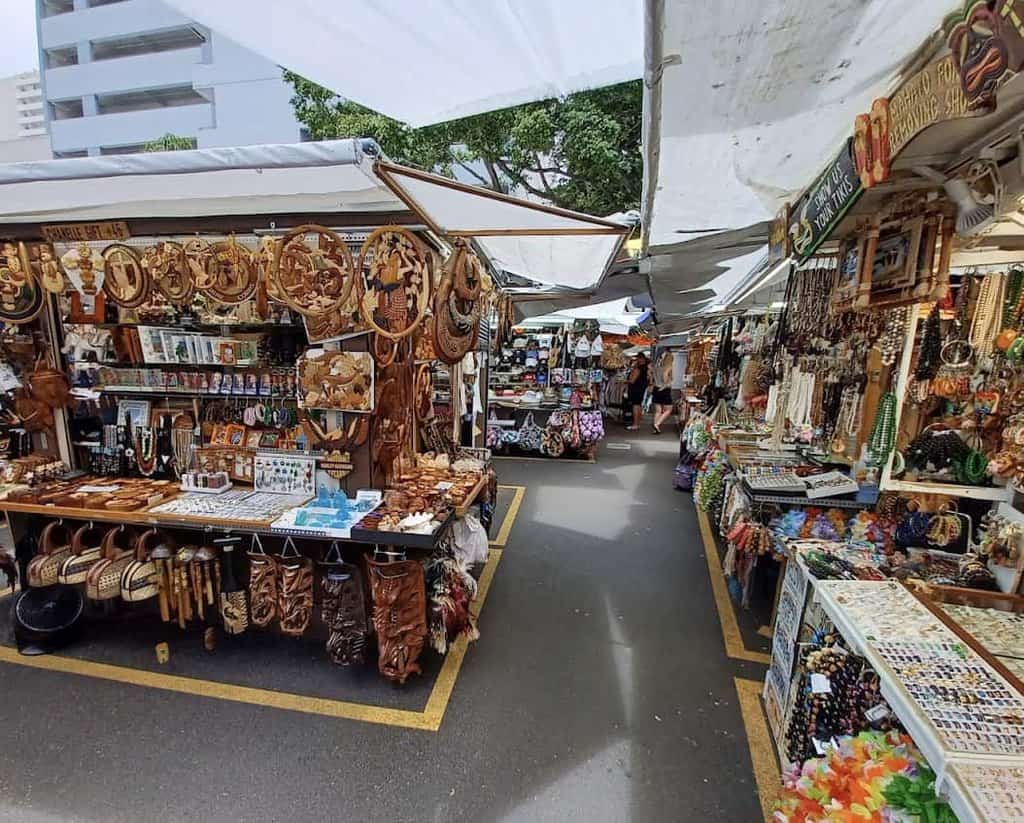 marketplace in honolulu oahu
