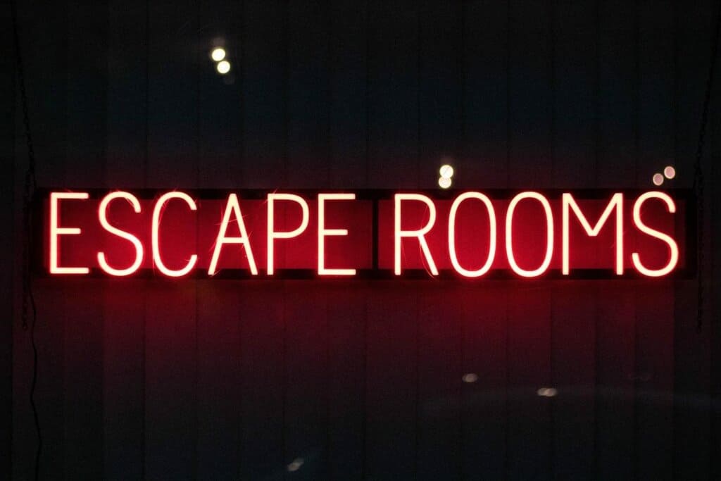 escape rooms sign