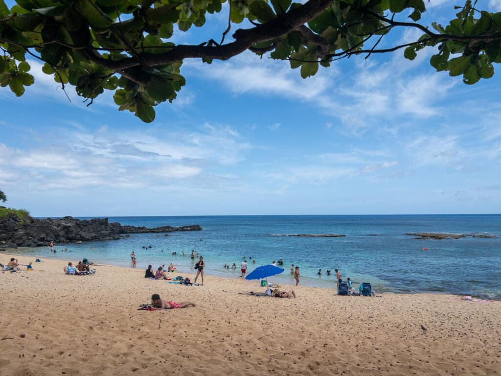 three tables beach in oahu 