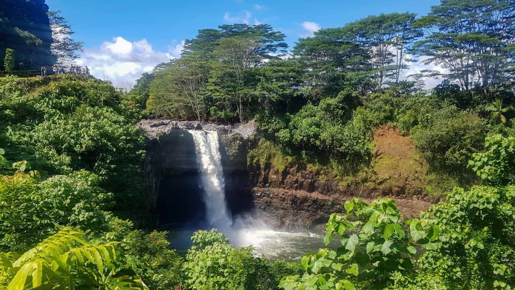 waterfalls in Hawaii, rainbow falls