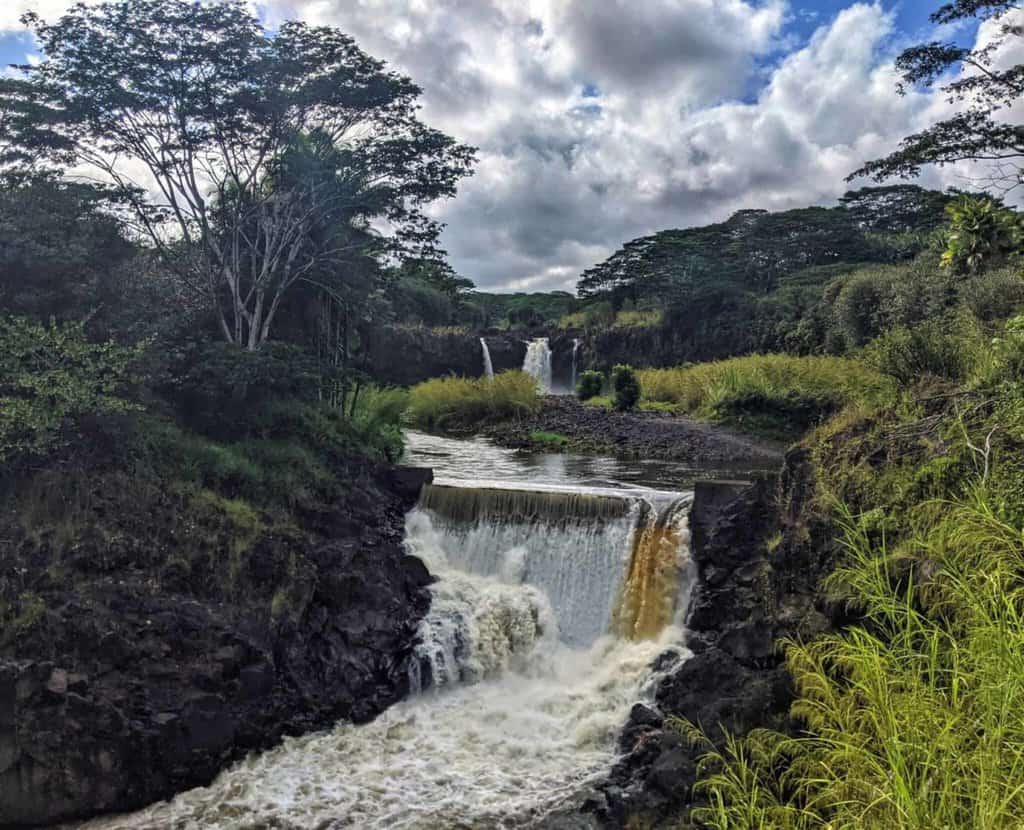 waterfalls in Hawaii to visit